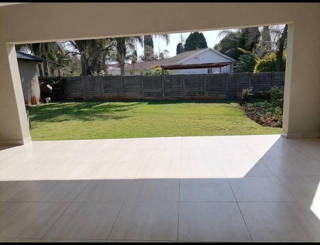 4 BEDROOM FREESTANDING FOR SALE IN HEUWELOORD